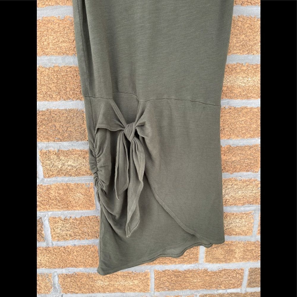 Monrow Supersoft V Dress in Hunter Green M - Picture 7 of 11